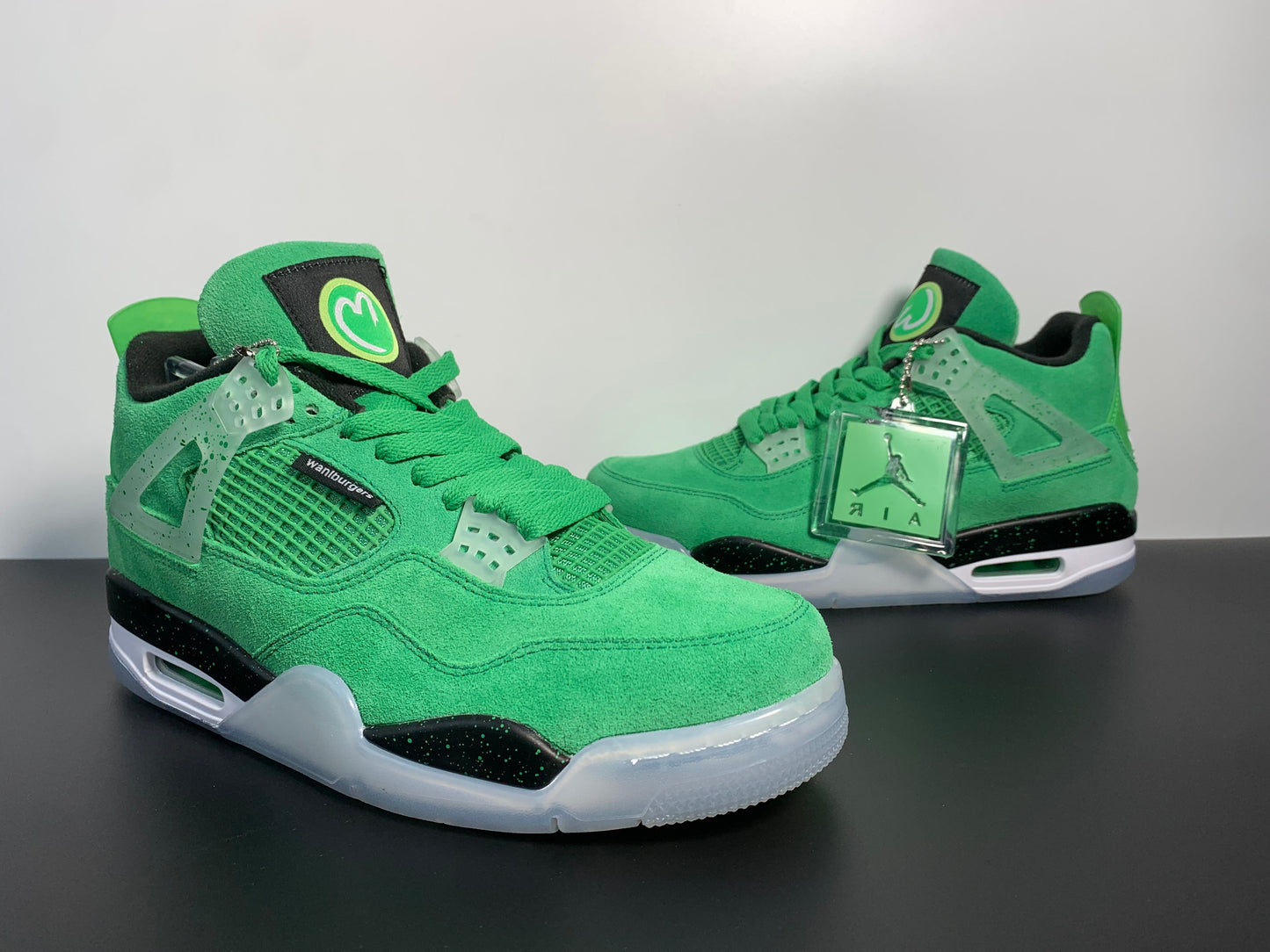 Air Jordan 4 Wahlburger