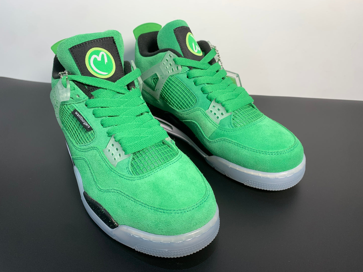 Air Jordan 4 Wahlburger