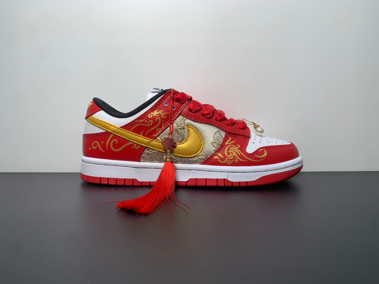 Nike SB Dunk Low Happy New Year FD9762-061