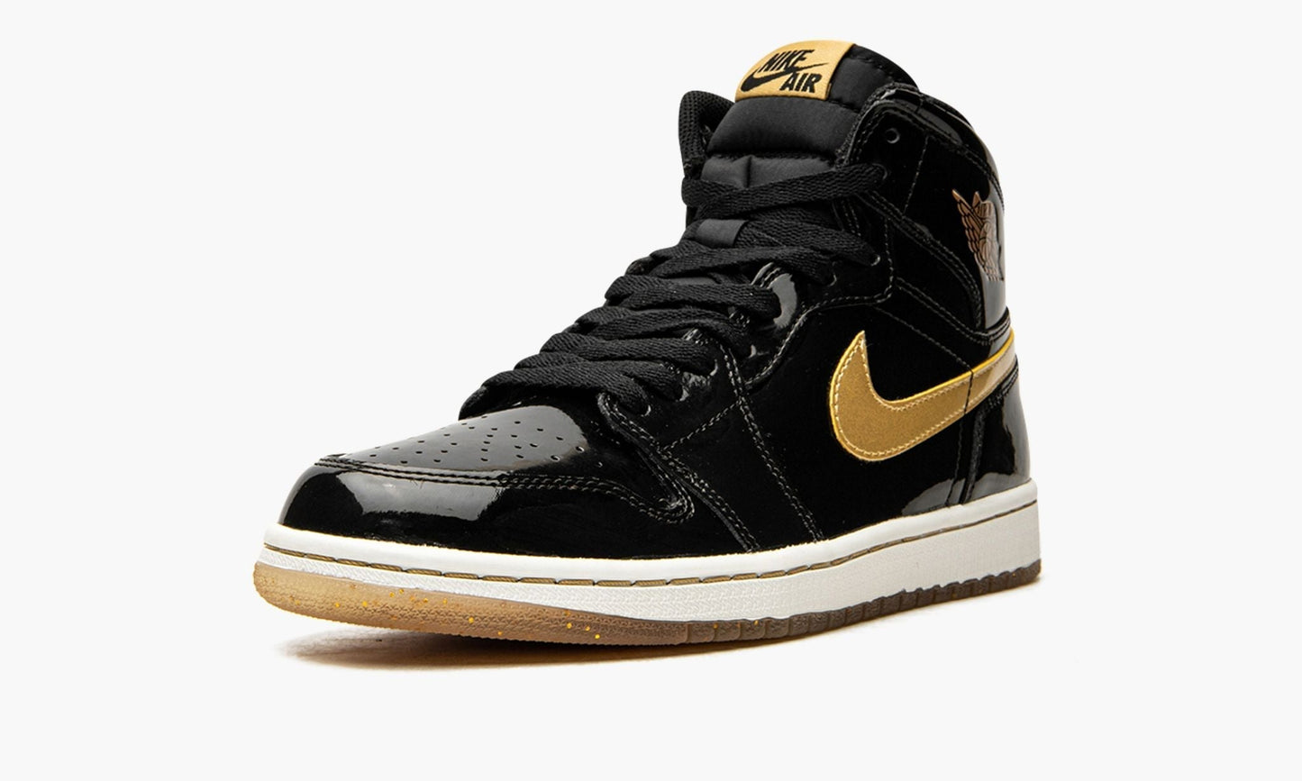 Air Jordan 1 Retro High OG "Black/Metallic Gold"