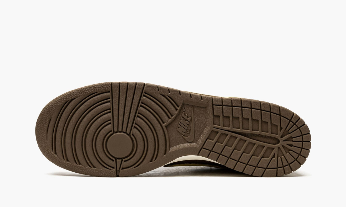 Dunk Low SP "Undefeated - Canteen"