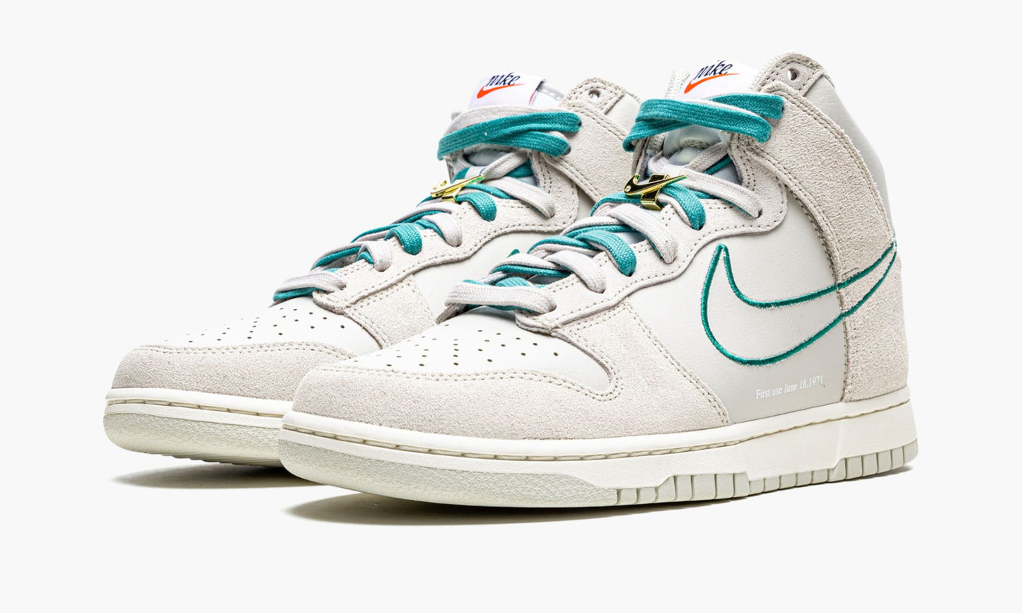 Dunk High SE "First Use - Green Noise"