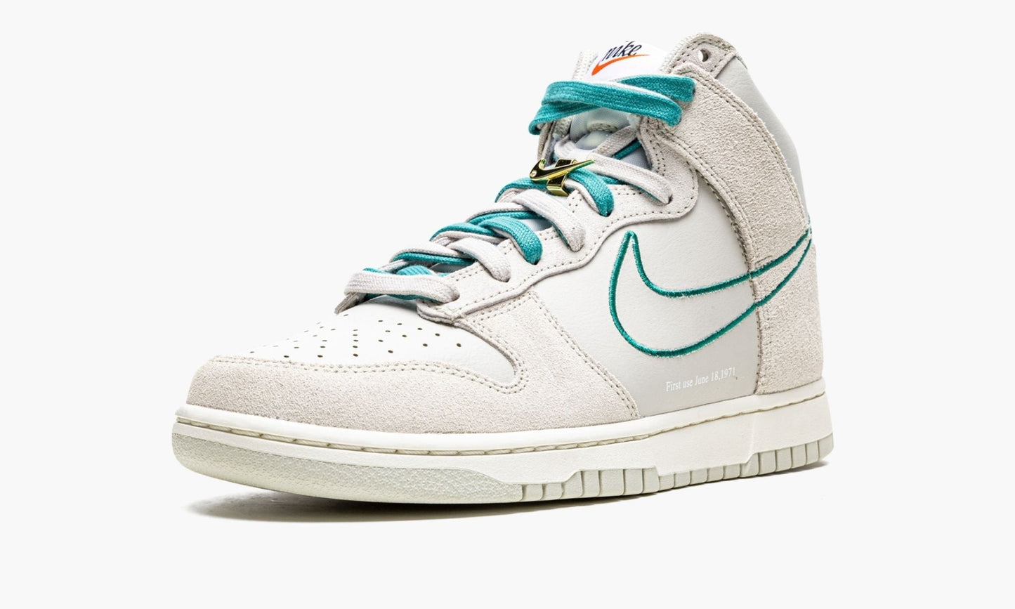 Dunk High SE "First Use - Green Noise"