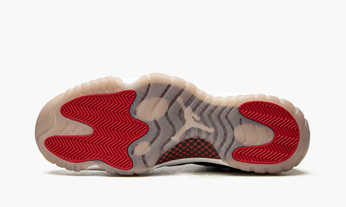 Air Jordan 11 Low IE "Bred 2021"