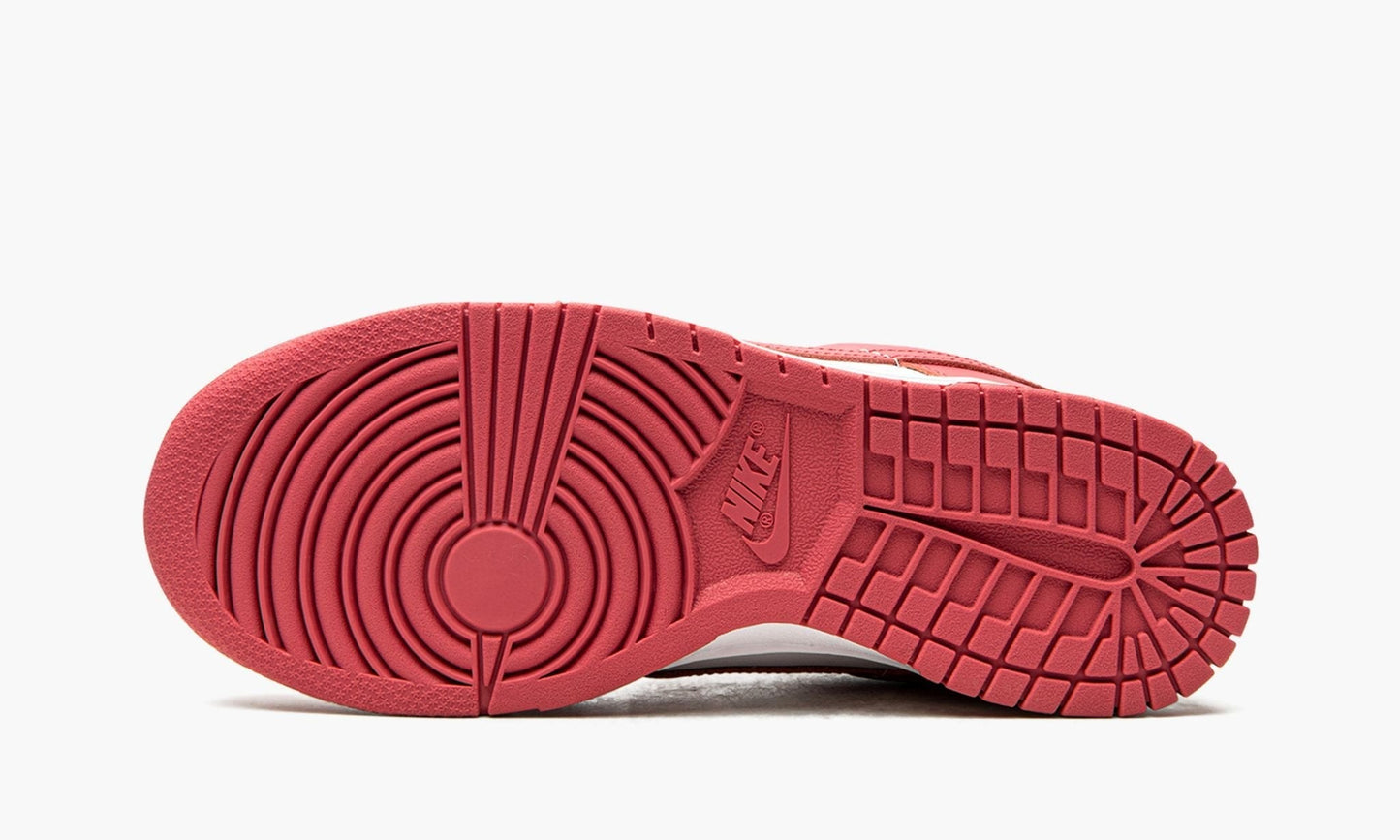 WMNS Dunk low "White/Archeo Pink"