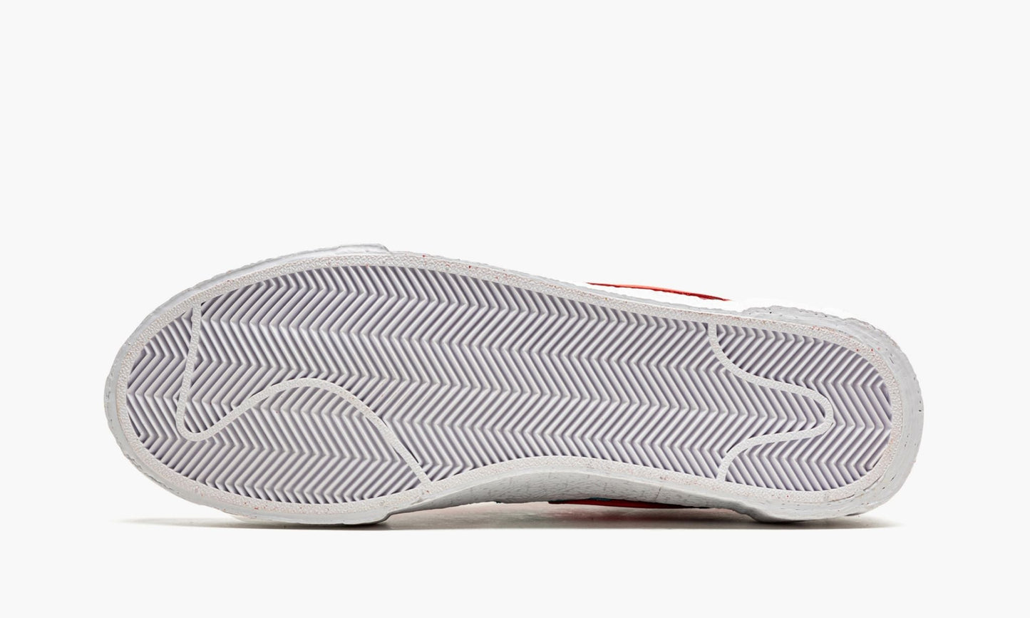 Blazer Low "Sacai - Kaws Red"