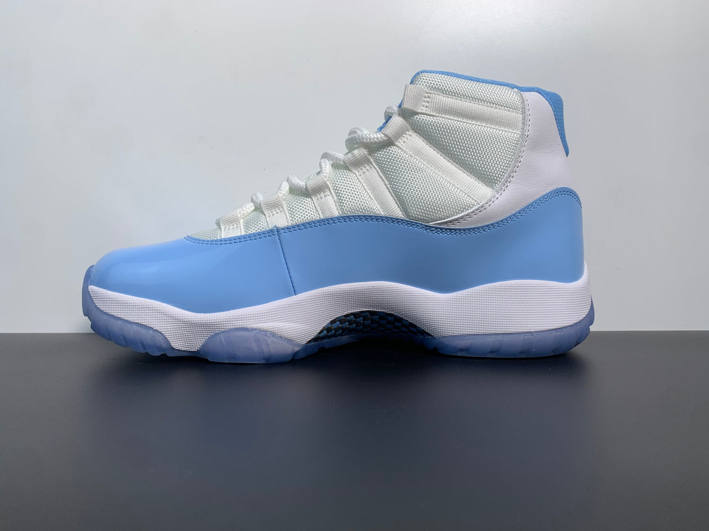 Air Jordan 11 UNC CT8012-141