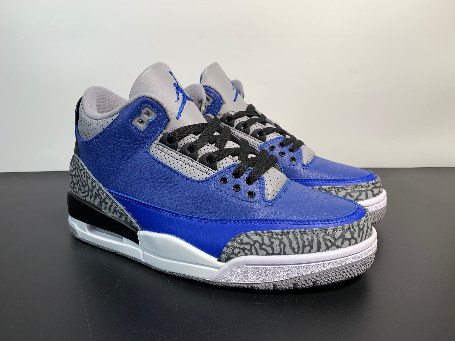 Air Jordan 3 “Varsity Royal” CT8532-400