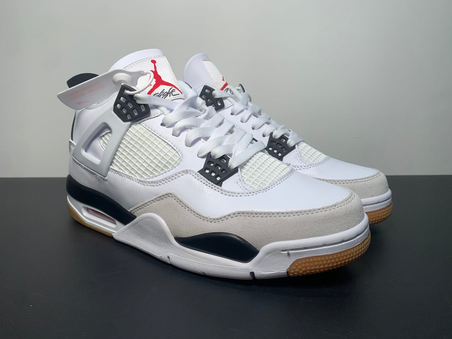 Air Jordan 4 X Nike SB Unisex Sneakers DR5415-100