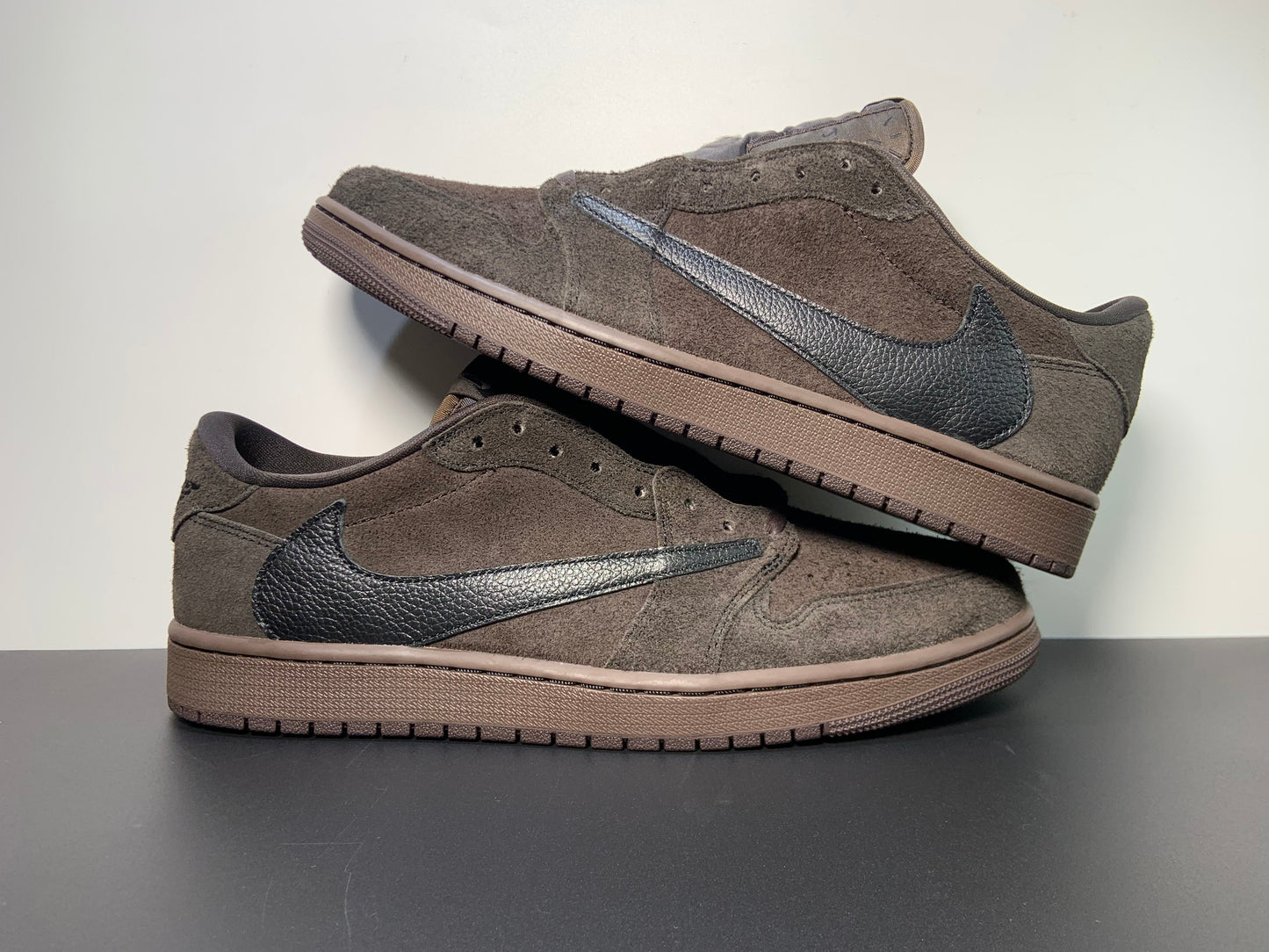 Travis Scott x Air Jordan 1 Low OG Velvet DM7866-202