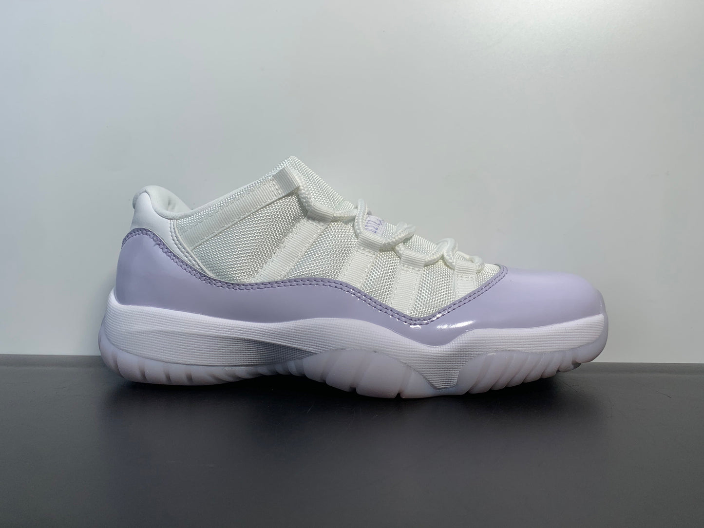 Air Jordan 11 Pure Violet AH7860-101