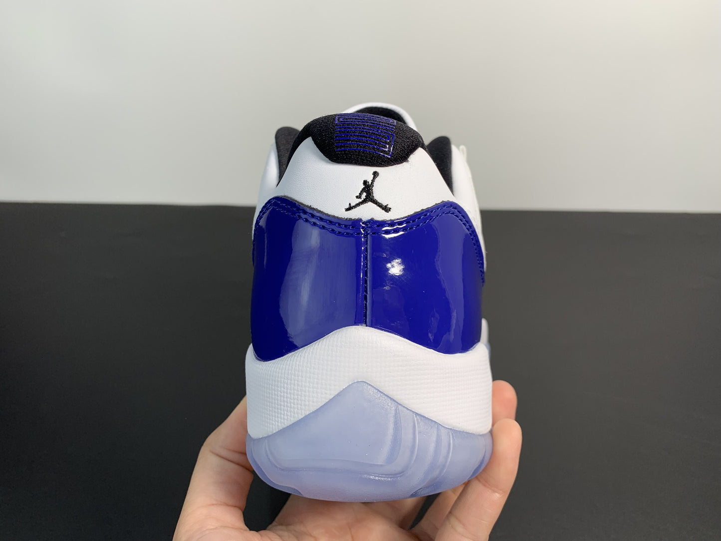 Air Jordan 11 Concord AH7860-100