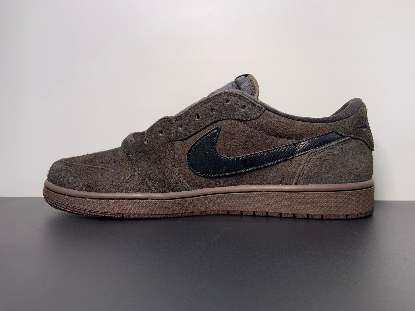 Travis Scott x Air Jordan 1 Low OG Velvet DM7866-202