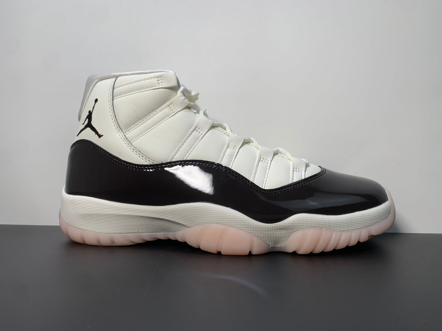 Air Jordan 11 “Neapolita AR0715-101