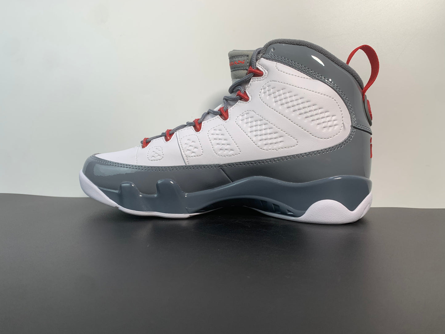 Air Jordan 9“Fire Red”