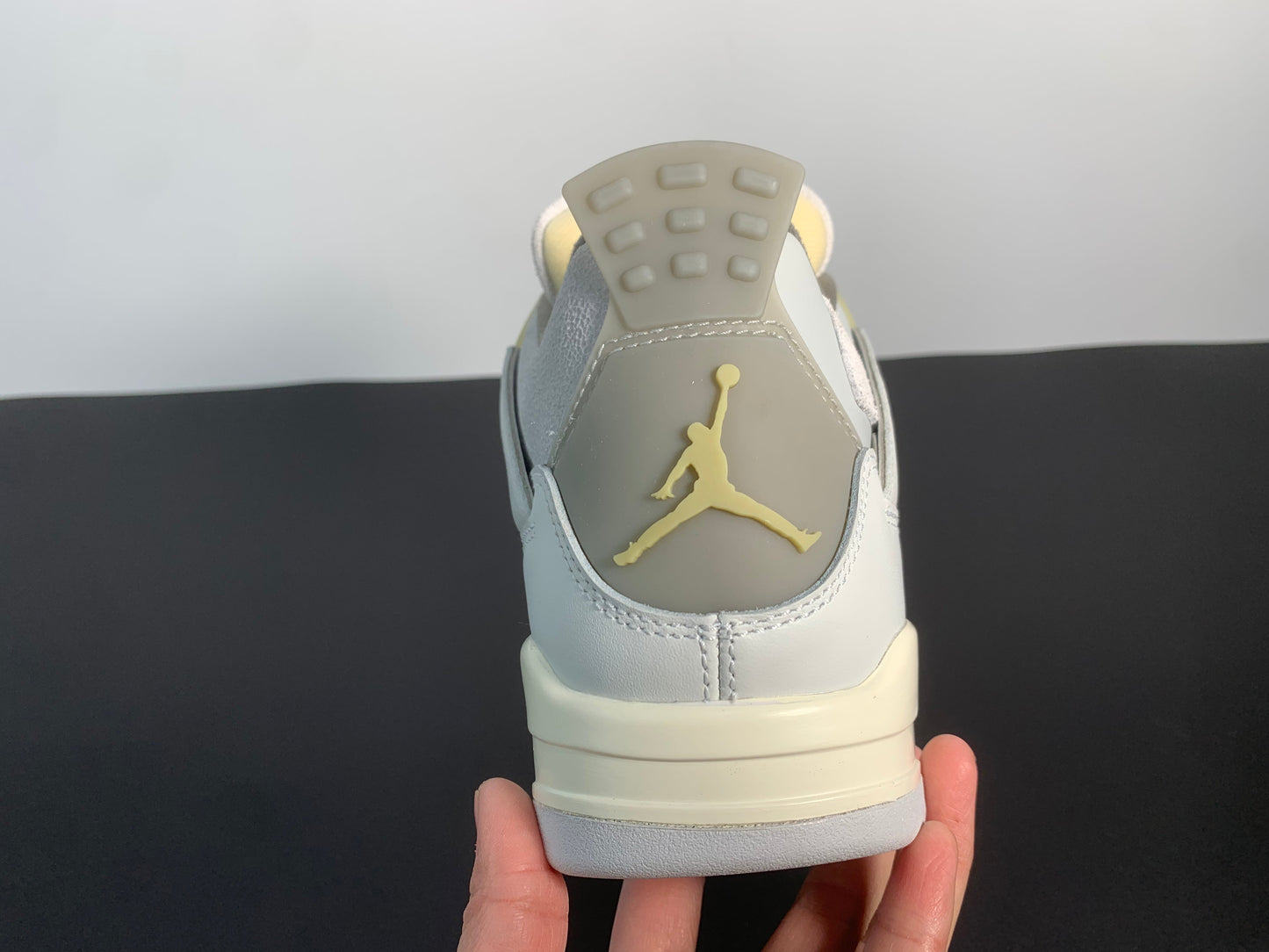 Air Jordan 4 SE Craft “Photon Dust”DV3742-021