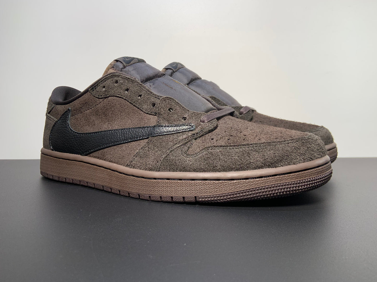 Travis Scott x Air Jordan 1 Low OG Velvet DM7866-202