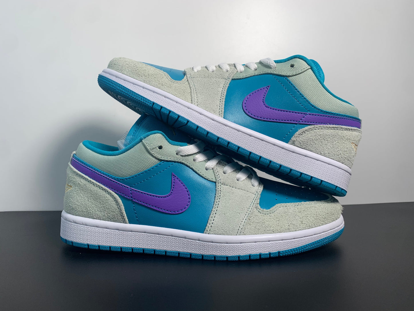 Air Jordan 1 Low Pistachio Frost Celestial Aquatone DX4334-300