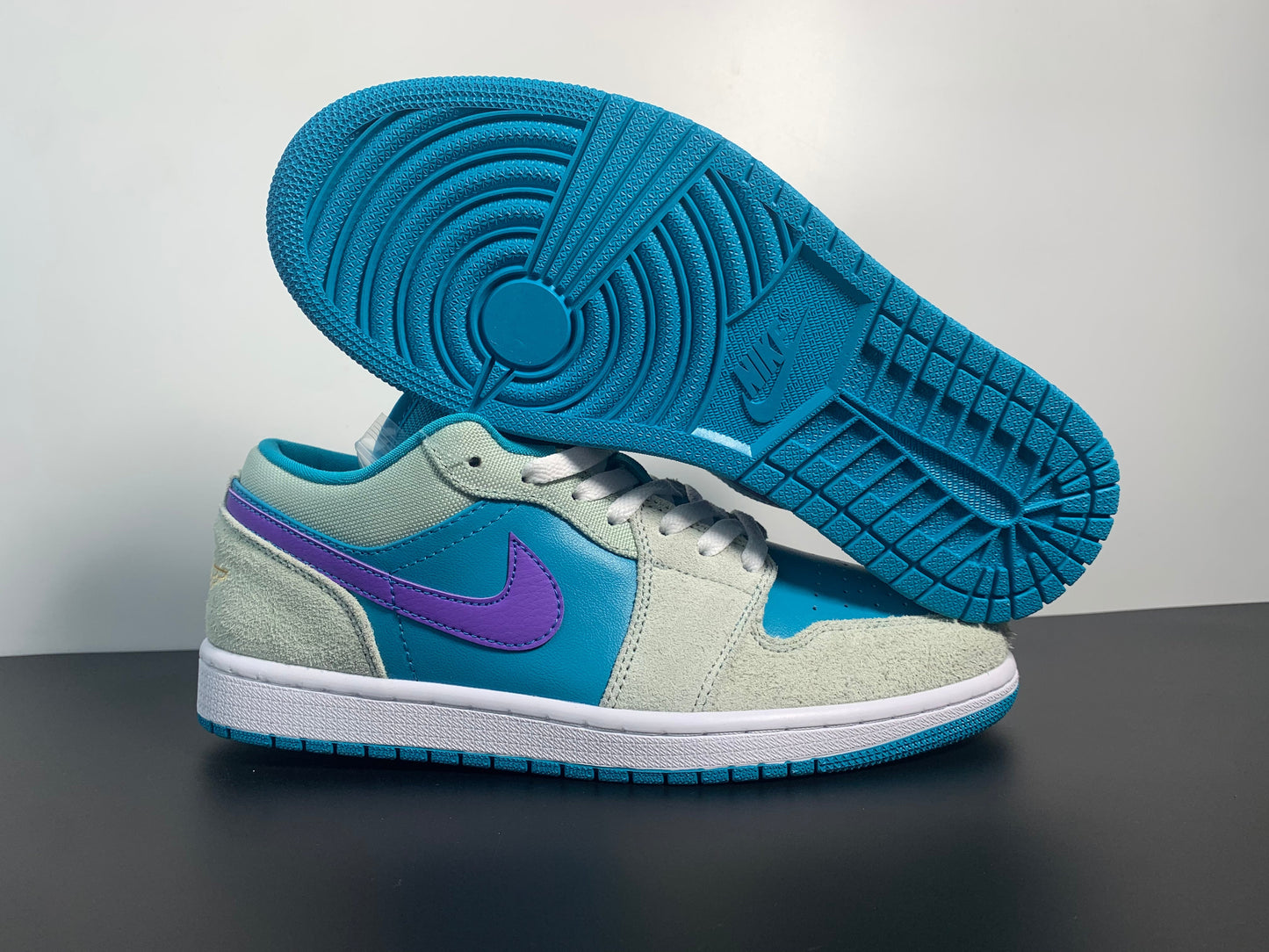 Air Jordan 1 Low Pistachio Frost Celestial Aquatone DX4334-300