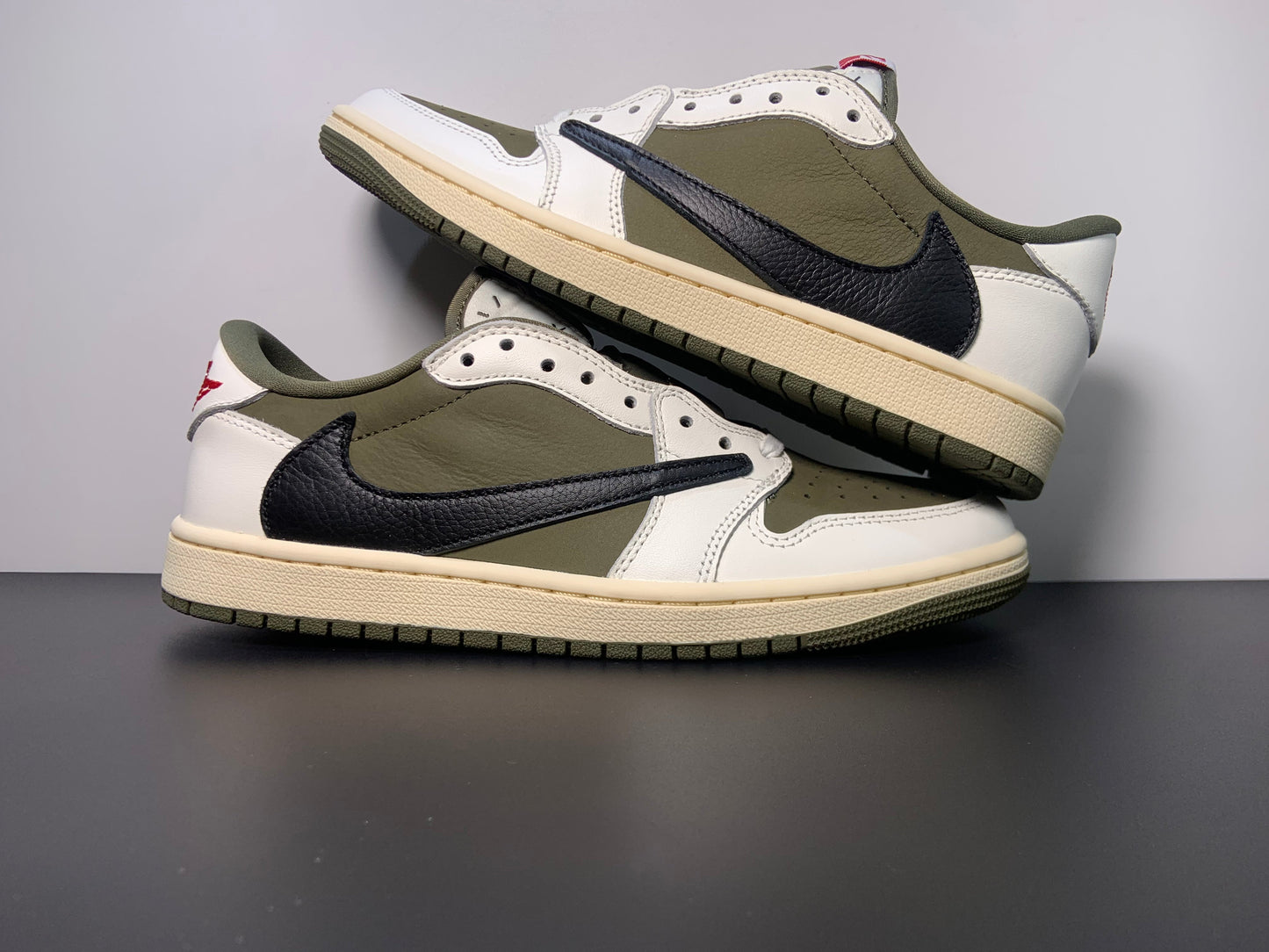 Travis Scott x Nike Air Jordan 1 Low OG”Medium Olive” DM7866-200