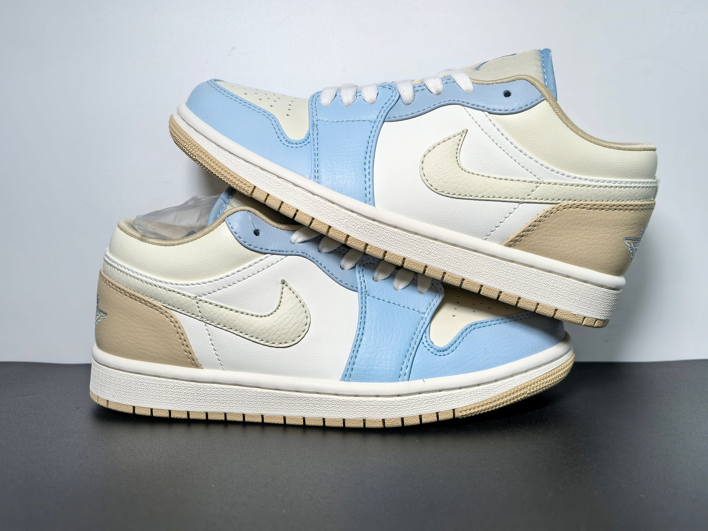 Air Jordan 1 Low  Coconut Milk  HQ4186-111