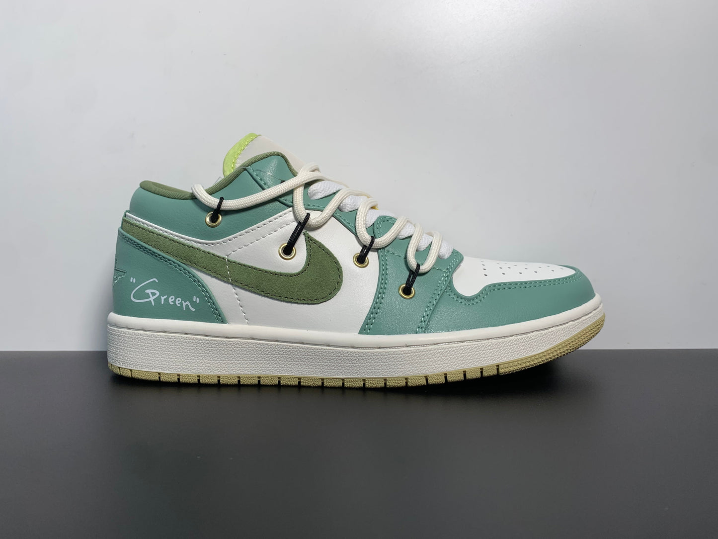 Air Jordan 1 Low Sail White Oil Green FD9906-131