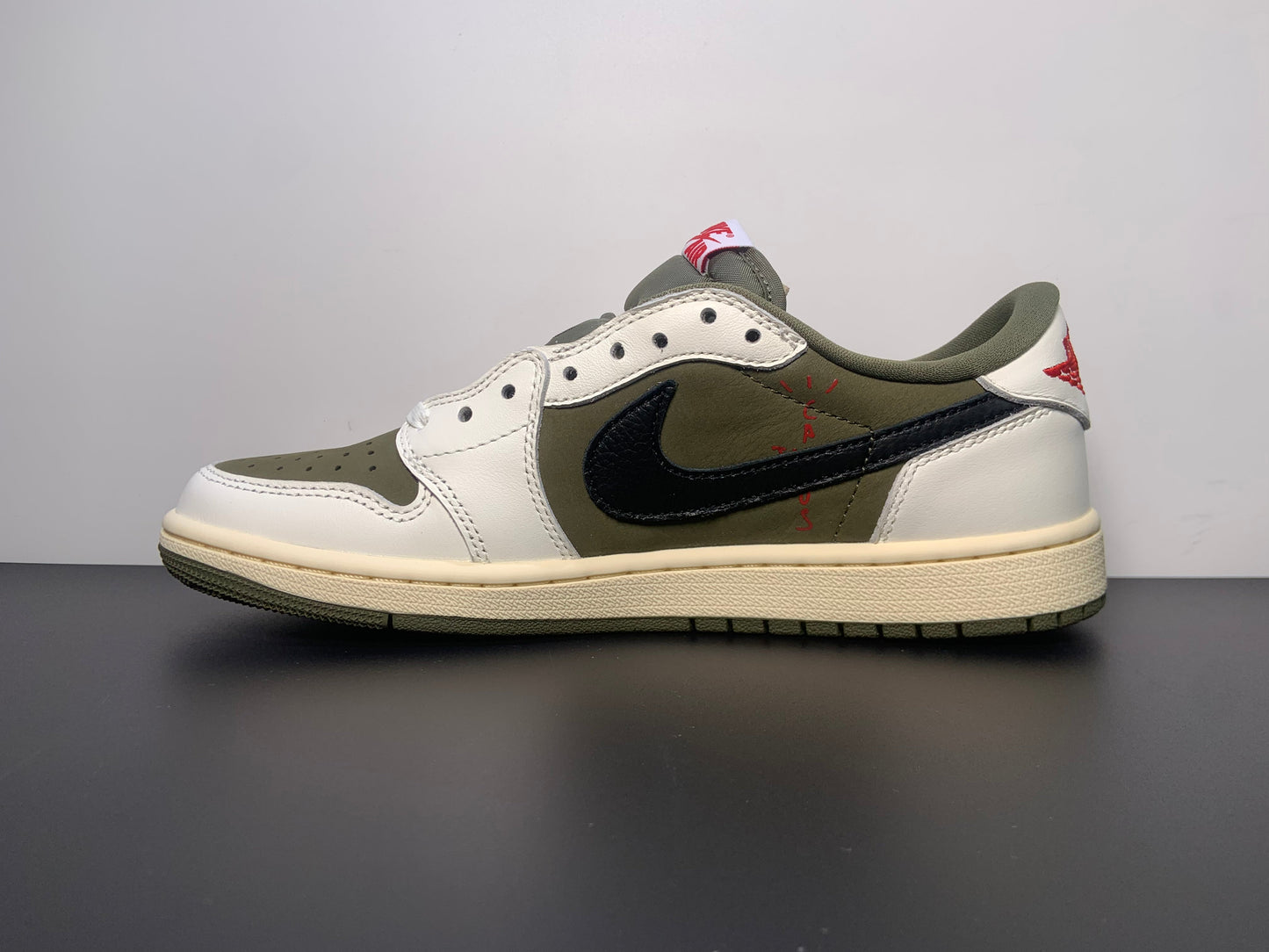 Travis Scott x Nike Air Jordan 1 Low OG”Medium Olive” DM7866-200