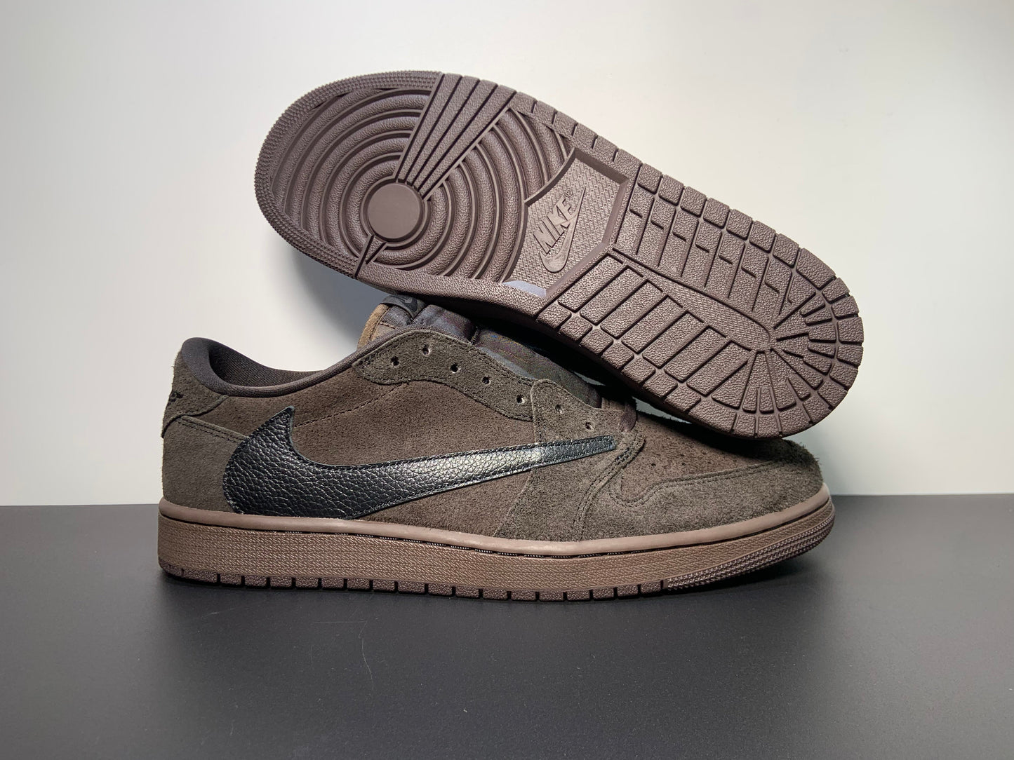 Travis Scott x Air Jordan 1 Low OG Velvet DM7866-202