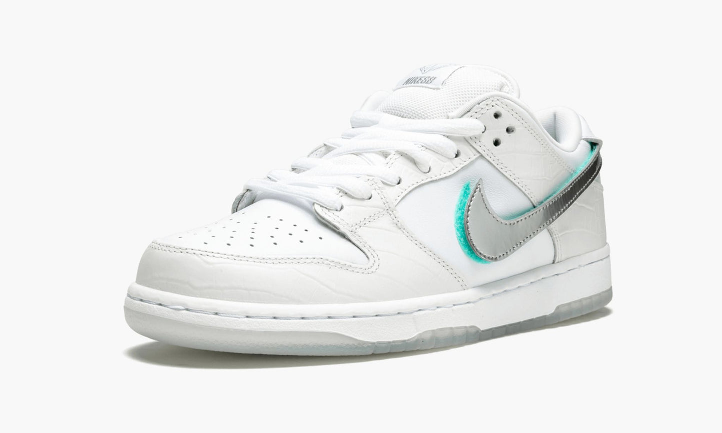 SB Dunk Low Pro OG QS "Diamond Supply White"