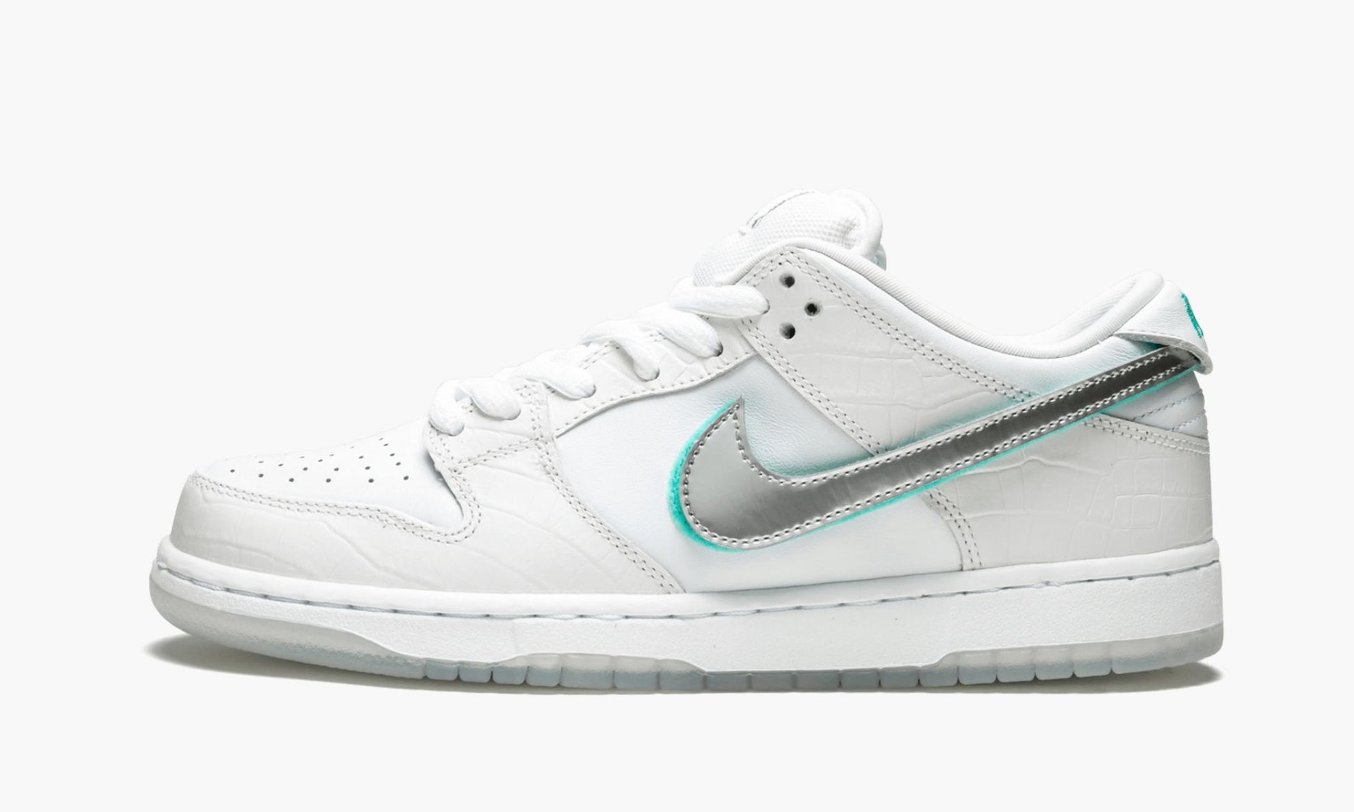 SB Dunk Low Pro OG QS "Diamond Supply White"