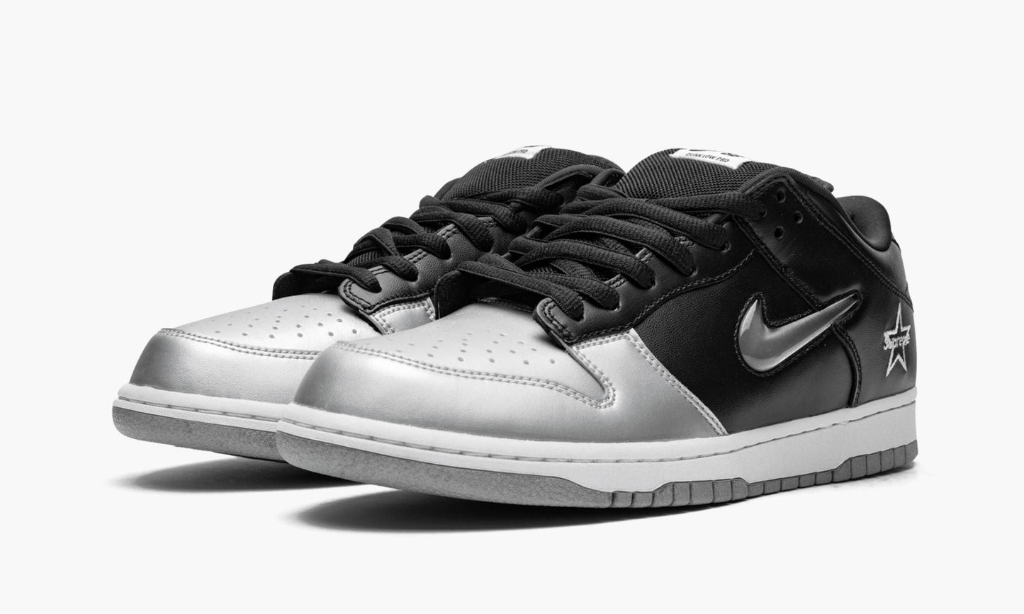 SB Dunk Low OG QS "Supreme - Jewel Swoosh Silver/Black"