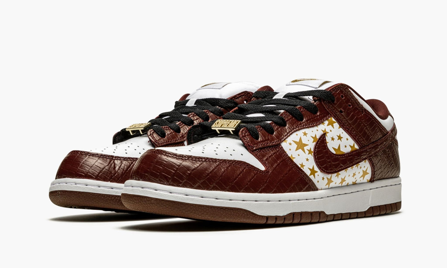 SB Dunk Low "Supreme - Stars - Barkroot Brown"