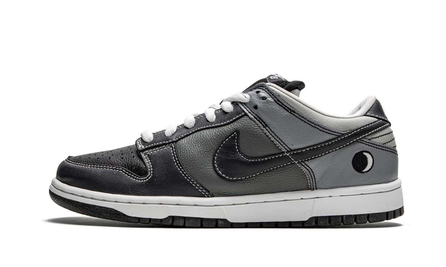 SB Dunk Low "Lunar Eclipse East"