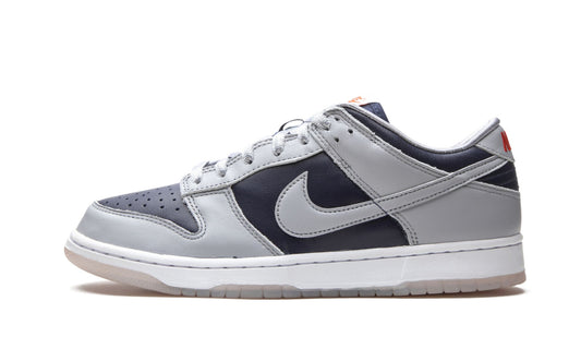 WMNS Dunk Low SP "College Navy Grey"