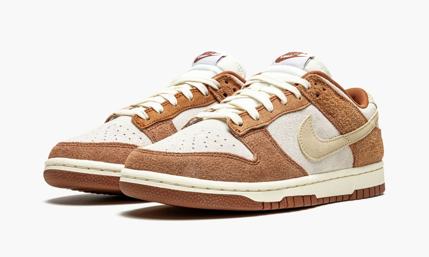 Dunk Low PRM "Medium Curry"