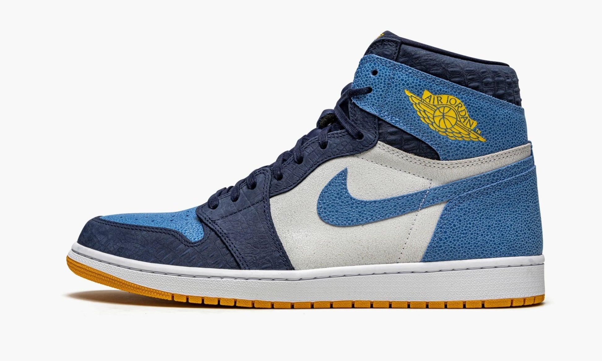 Air Jordan 1 Retro High OG "Marquette PE"