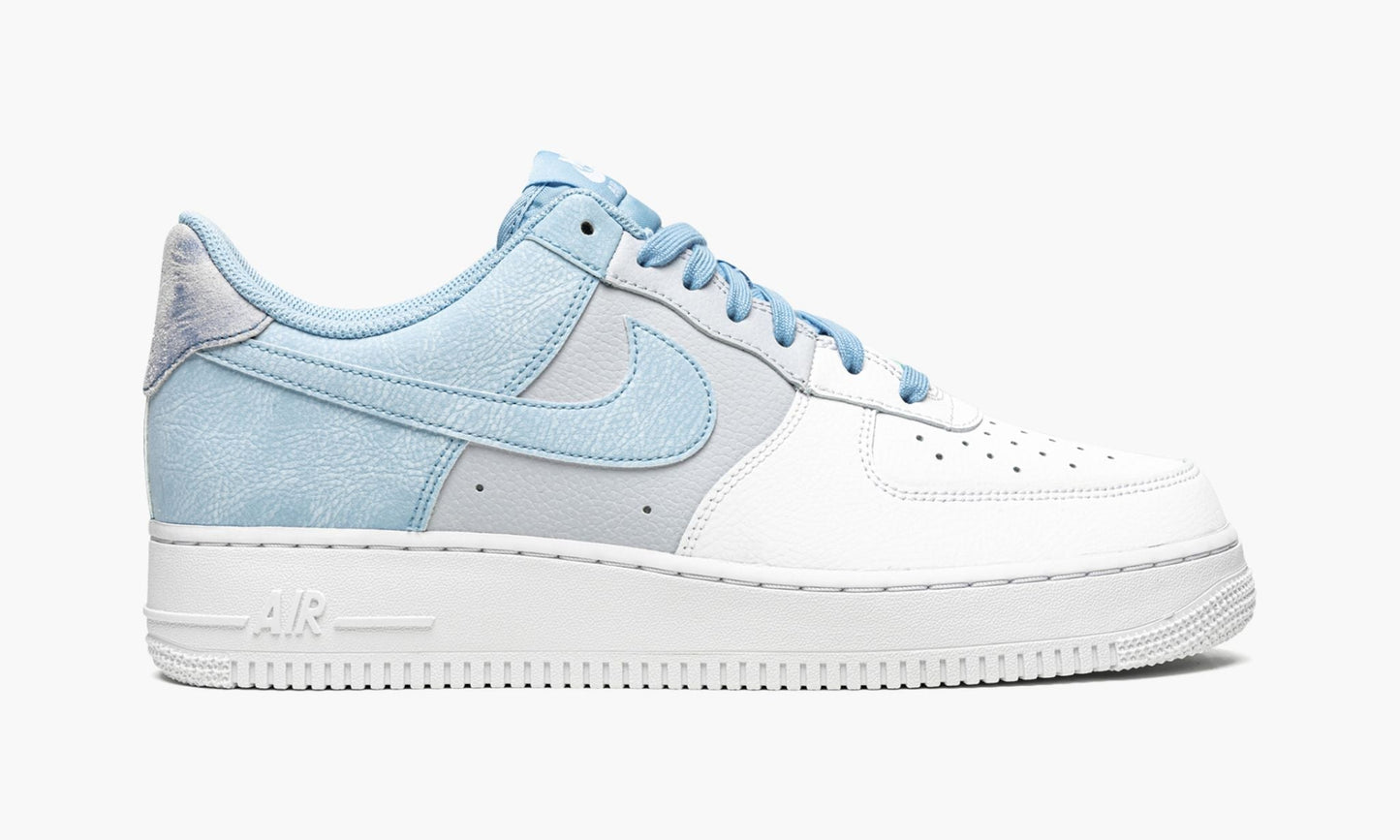 Air Force 1 '07 LV8 "Psychic Blue"