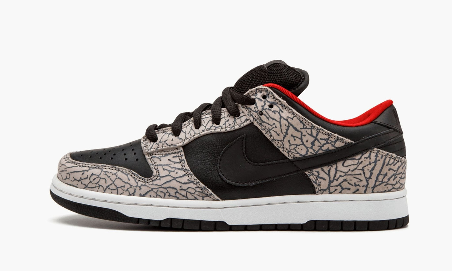 SB Dunk Low Pro "Supreme - Black Cement"