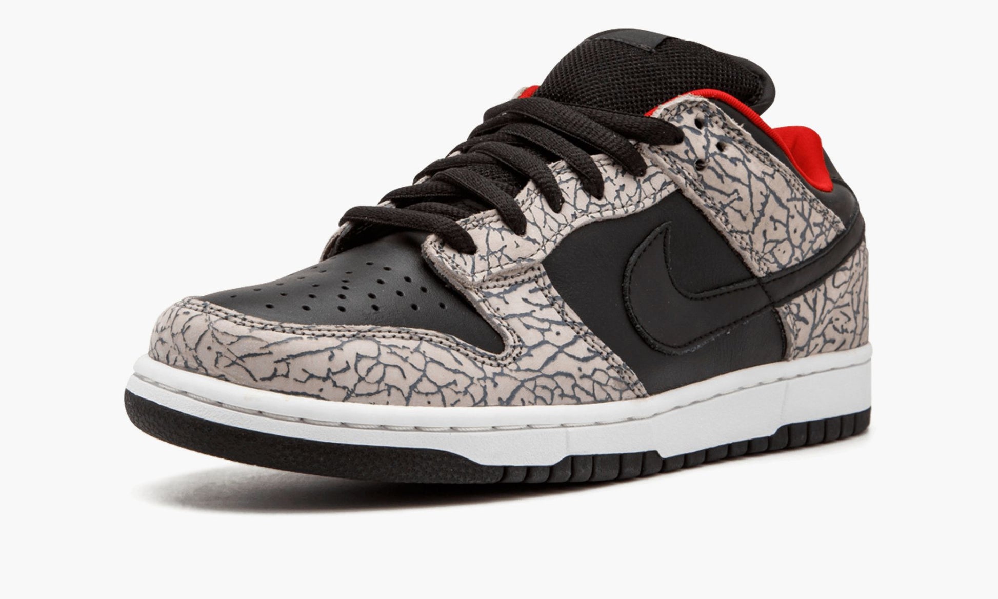 SB Dunk Low Pro "Supreme - Black Cement"