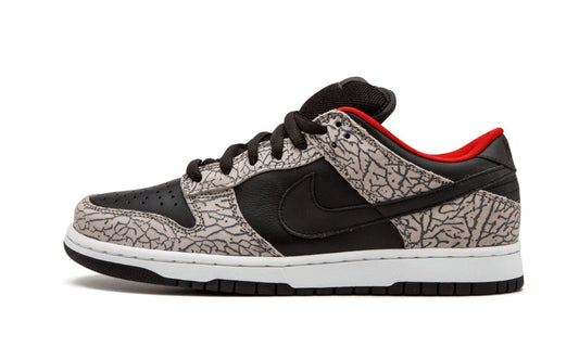 SB Dunk Low Pro "Supreme - Black Cement"