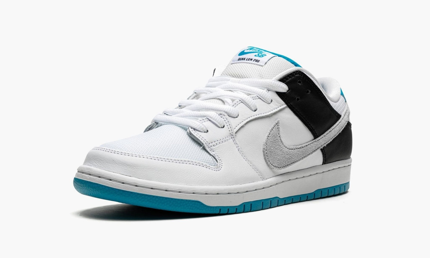 SB Dunk Low "Laser Blue"