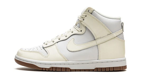 WMNS Dunk High "Sail / Gum"