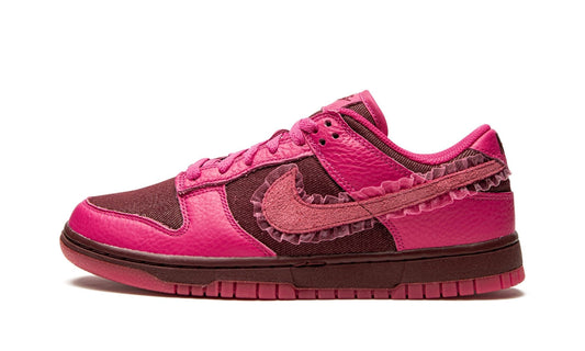 Dunk Low WMNS "Valentine’s Day"