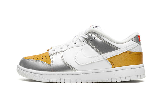 Dunk Low WMNS "Gold White Silver"