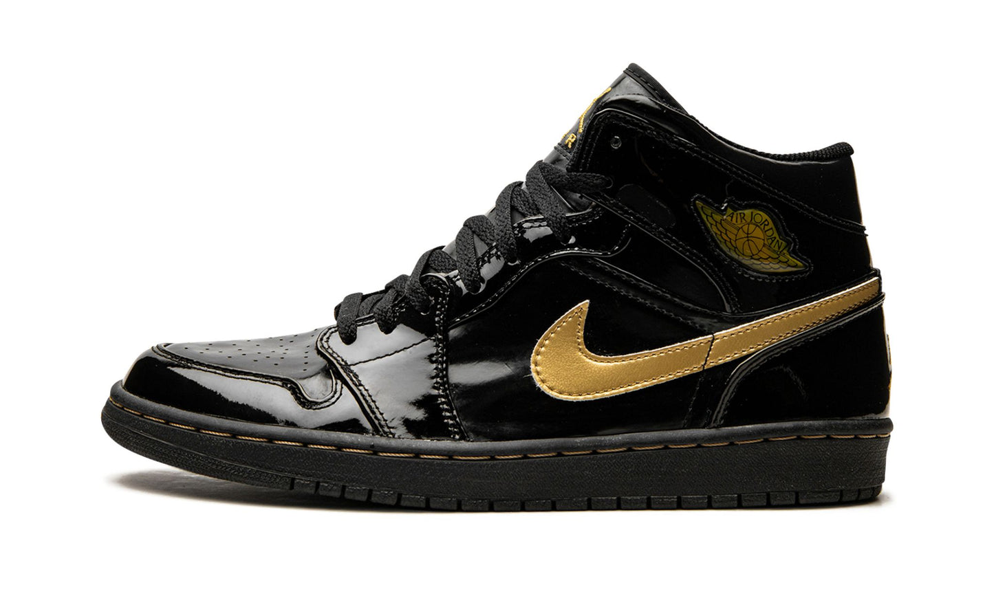 Air Jordan 1 Retro "Black Metallic Gold (2003)"