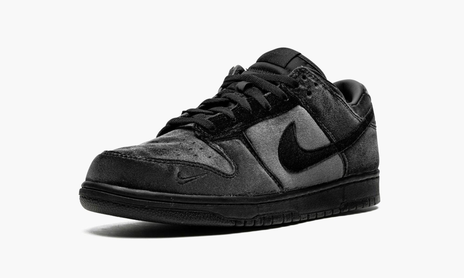 Dunk Low "Dover Street Market Triple Black Velvet"