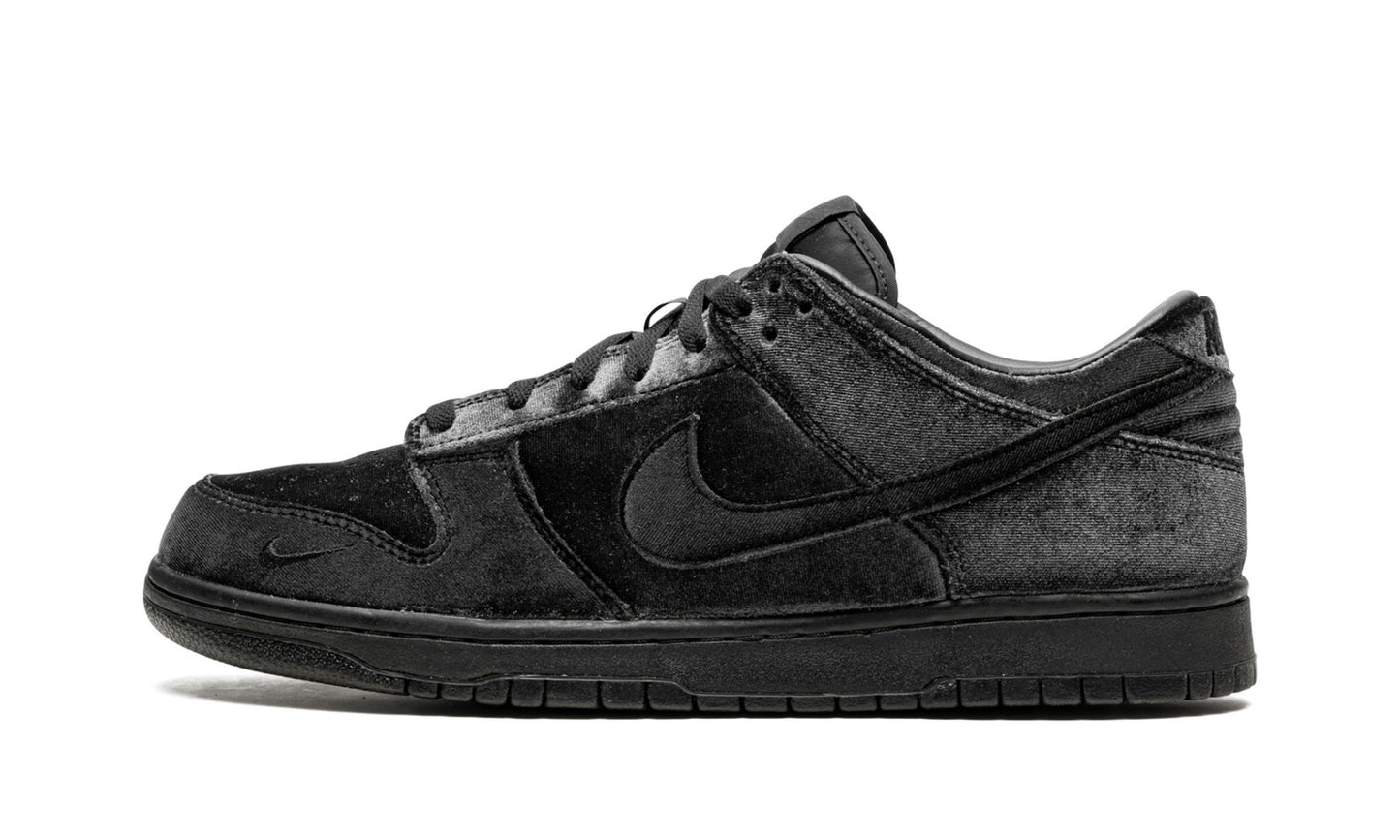 Dunk Low "Dover Street Market Triple Black Velvet"