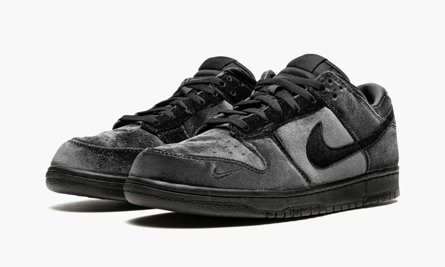 Dunk Low "Dover Street Market Triple Black Velvet"